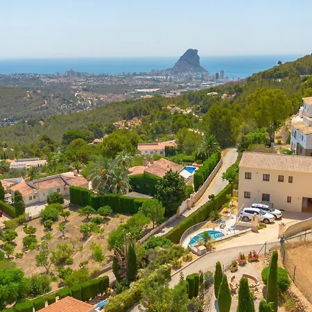 Lia - Plusholidays カルプ