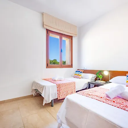 Lia - Plusholidays * カルプ