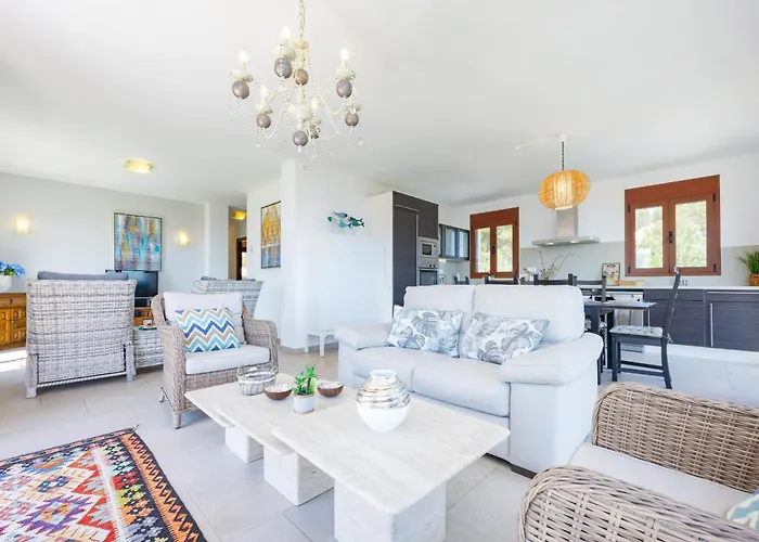 Lia - Plusholidays *