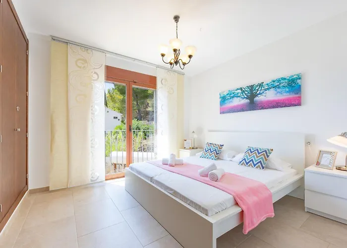 Lia - Plusholidays Кальпе