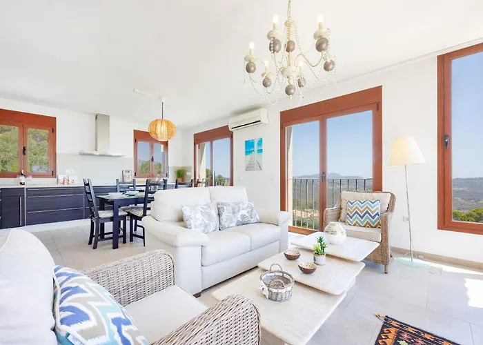 Lia - Plusholidays *