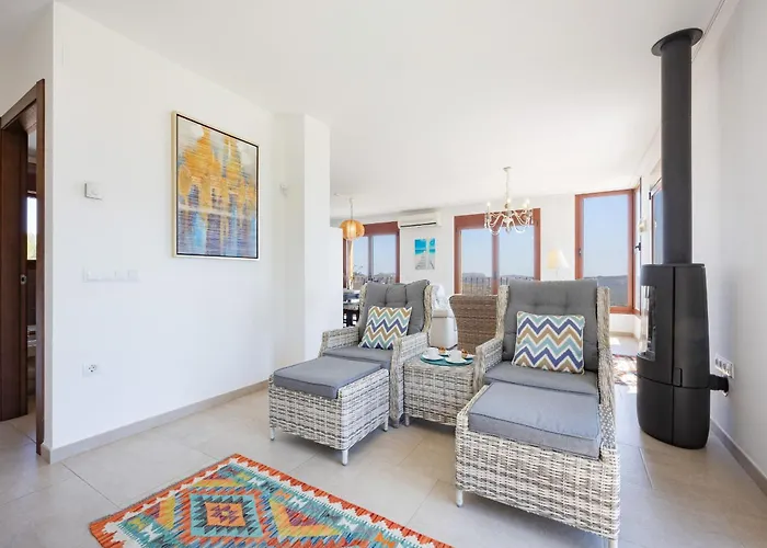 Lia - Plusholidays * Кальпе